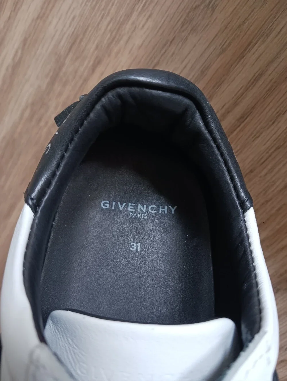 Givenchy Paris Urban Street Knot White/ Black Sneakers Size 31
